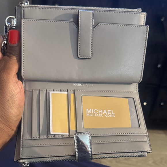 Michael Kors Shiny Silver MK Logo Wallet - Picture 2 of 4